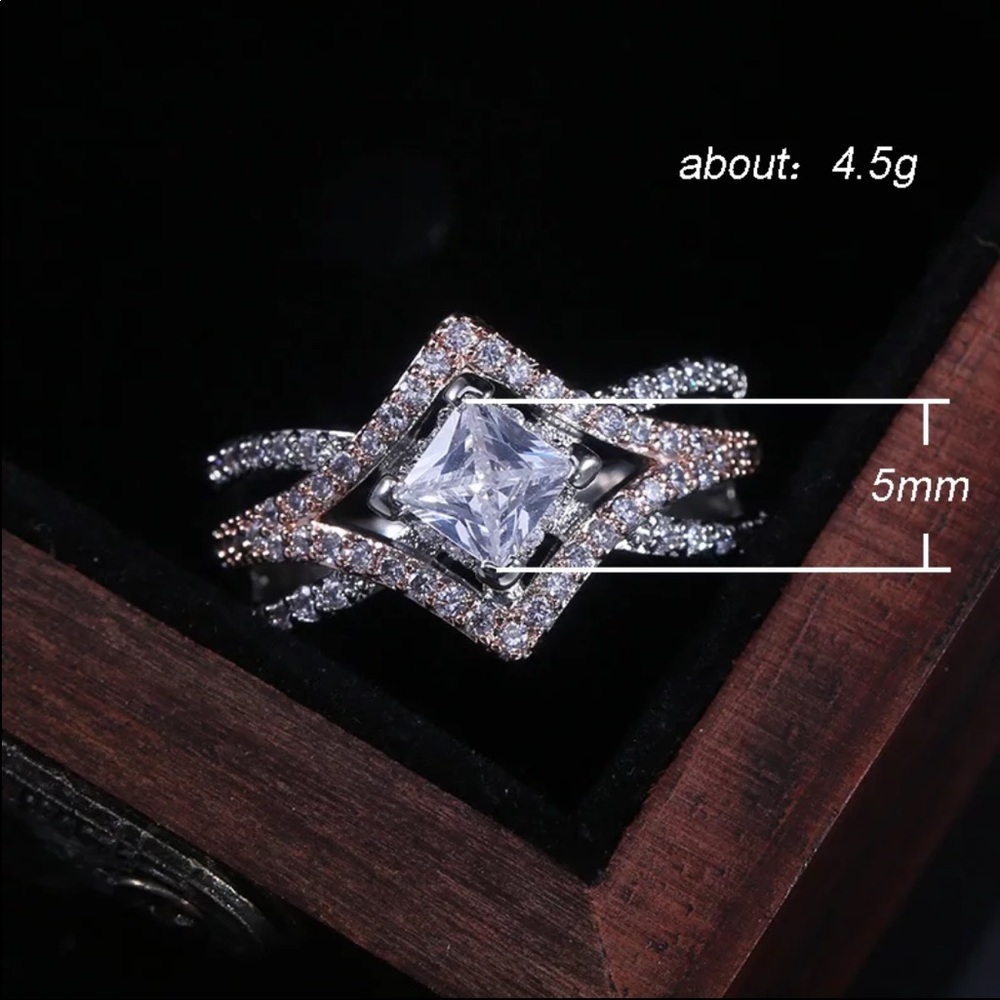 New Women’s Two Tone Sapphire Ring - Picture 4 of 6